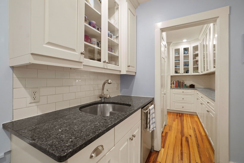 60 Browne Street, Unit 3 Brookline, MA 02446 - Photo 9 of 24