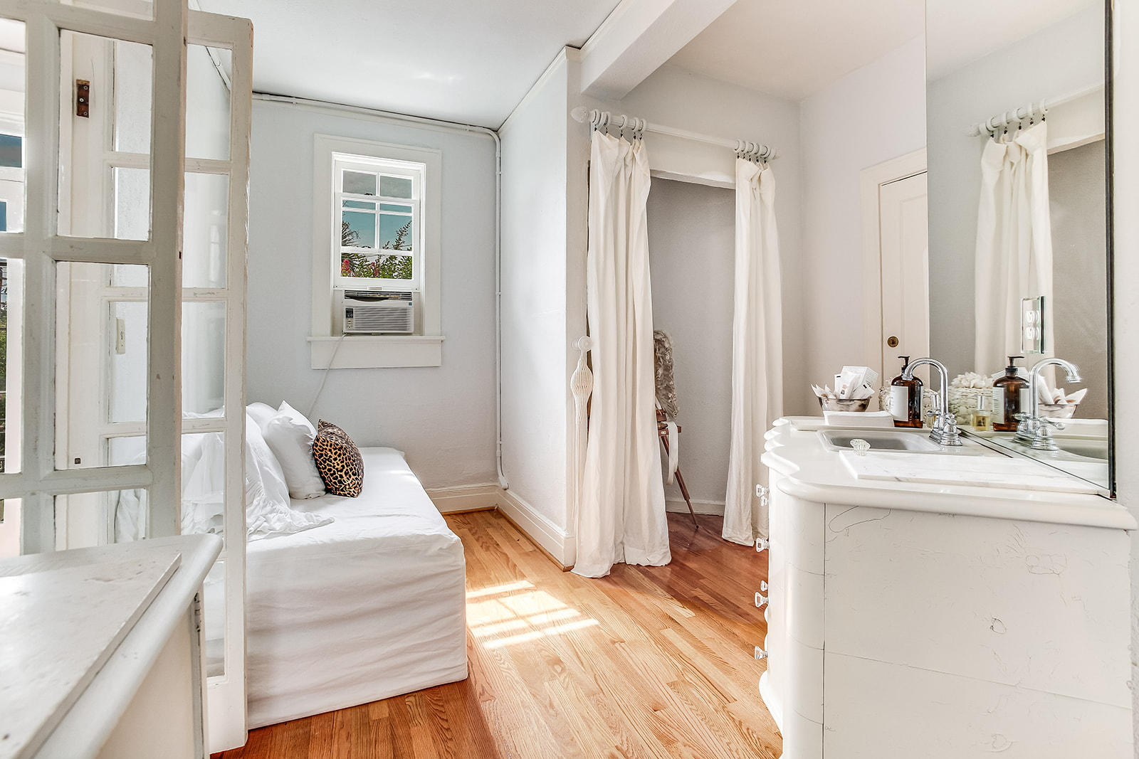 63 Rutledge Avenue, Unit 29 Charleston, SC 29401 - Photo 6 of 17 9H6B3456