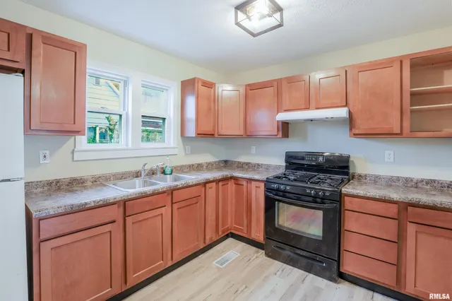 $84,900 | 506 West Poplar Street, West Frankfort, IL 62896