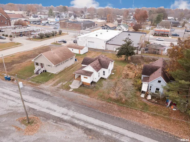 $84,900 | 506 West Poplar Street, West Frankfort, IL 62896