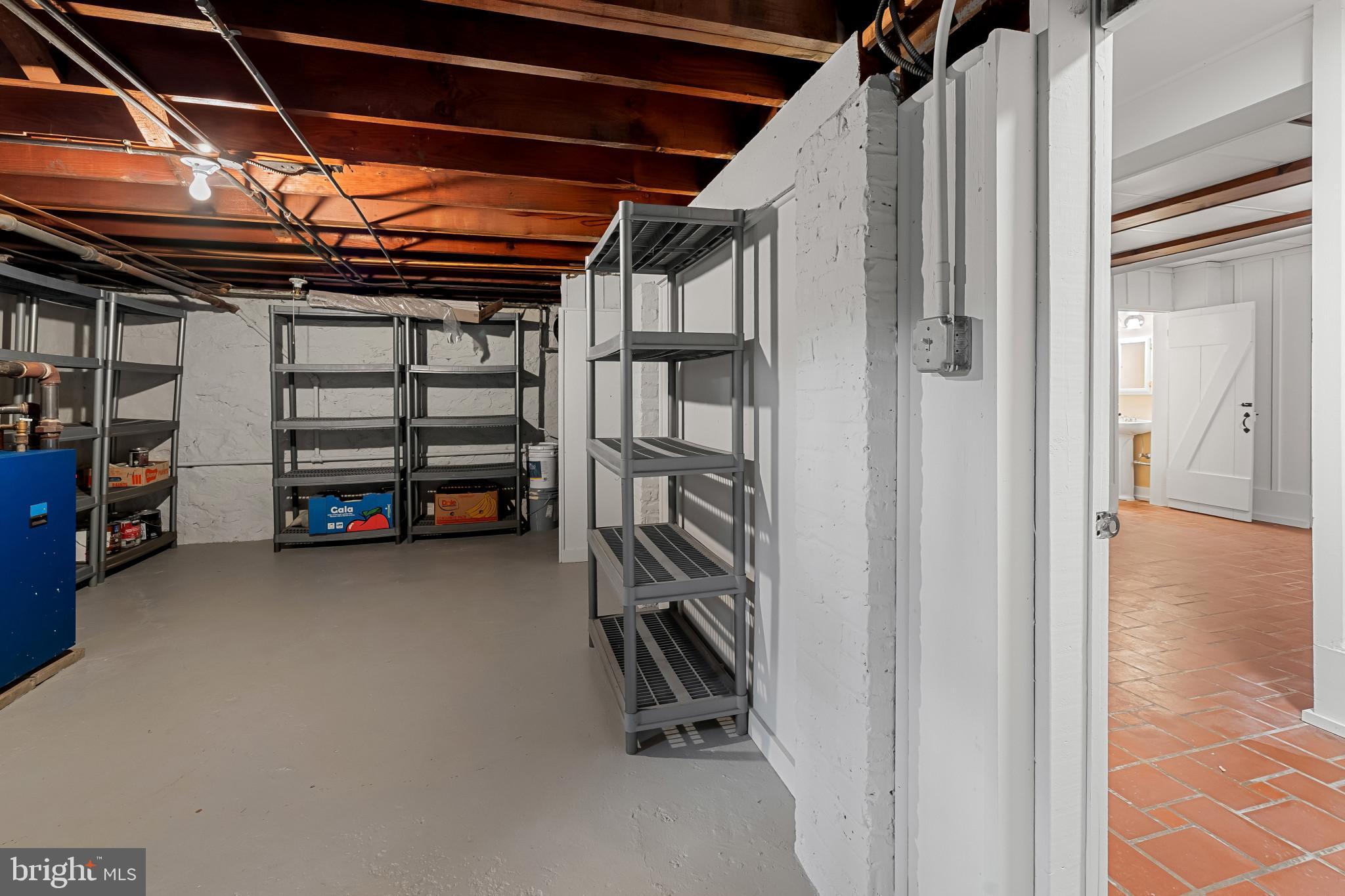 302 Tunbridge Road Baltimore, MD 21212 - Photo 52 of 77 a view of room with gym equipment