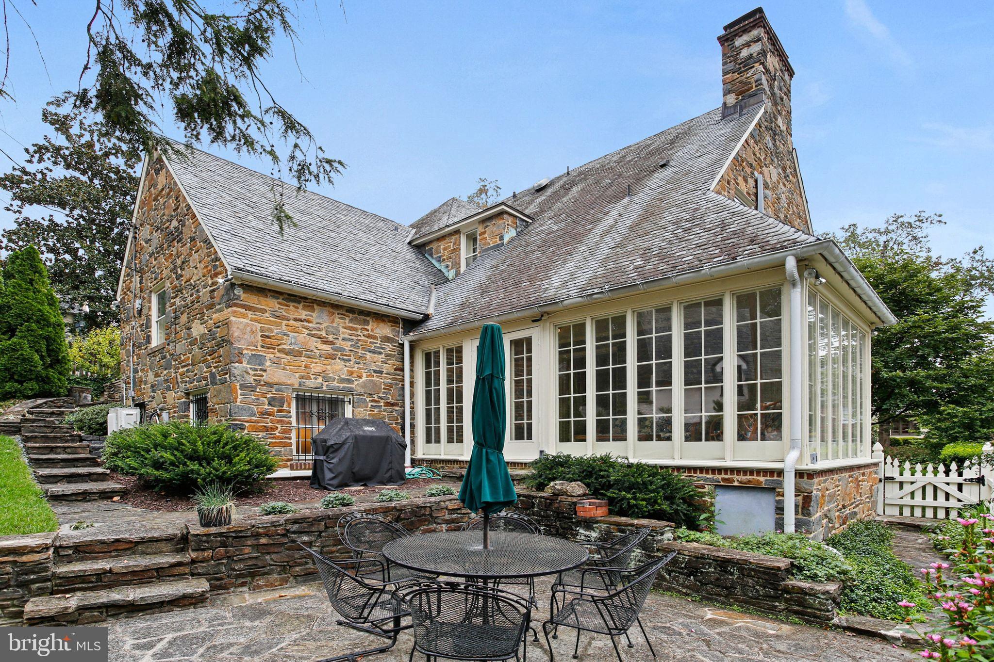 302 Tunbridge Road Baltimore, MD 21212 - Photo 54 of 77 a view of a house with backyard and sitting area