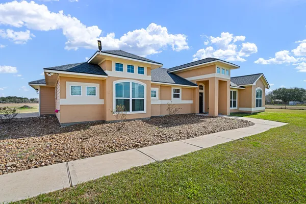$790,000 | 8131 Brinkmeyer Road, Needville, TX 77461