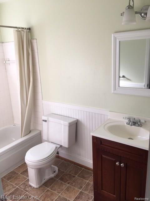26740 Joy Road, Unit D7 Redford, MI 48239 - Photo 13 of 22 Bathroom