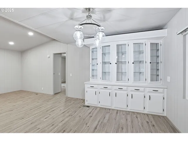 $89,900 | 21100 Northeast Sandy Boulevard, Unit 59, Fairview, OR 97024