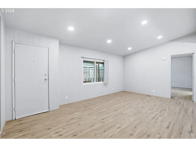 $89,900 | 21100 Northeast Sandy Boulevard, Unit 59, Fairview, OR 97024