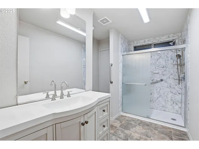 $89,900 | 21100 Northeast Sandy Boulevard, Unit 59, Fairview, OR 97024