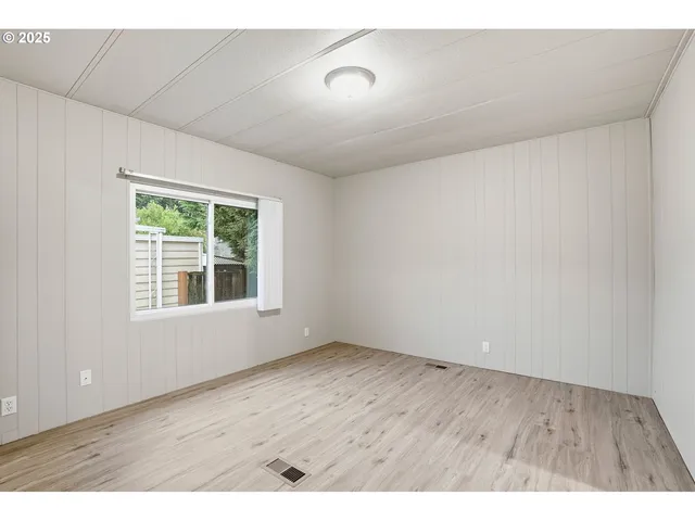 $89,900 | 21100 Northeast Sandy Boulevard, Unit 59, Fairview, OR 97024