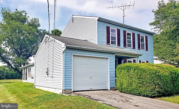 $170,000 | 914 West Fairway Drive, Lancaster, PA 17603