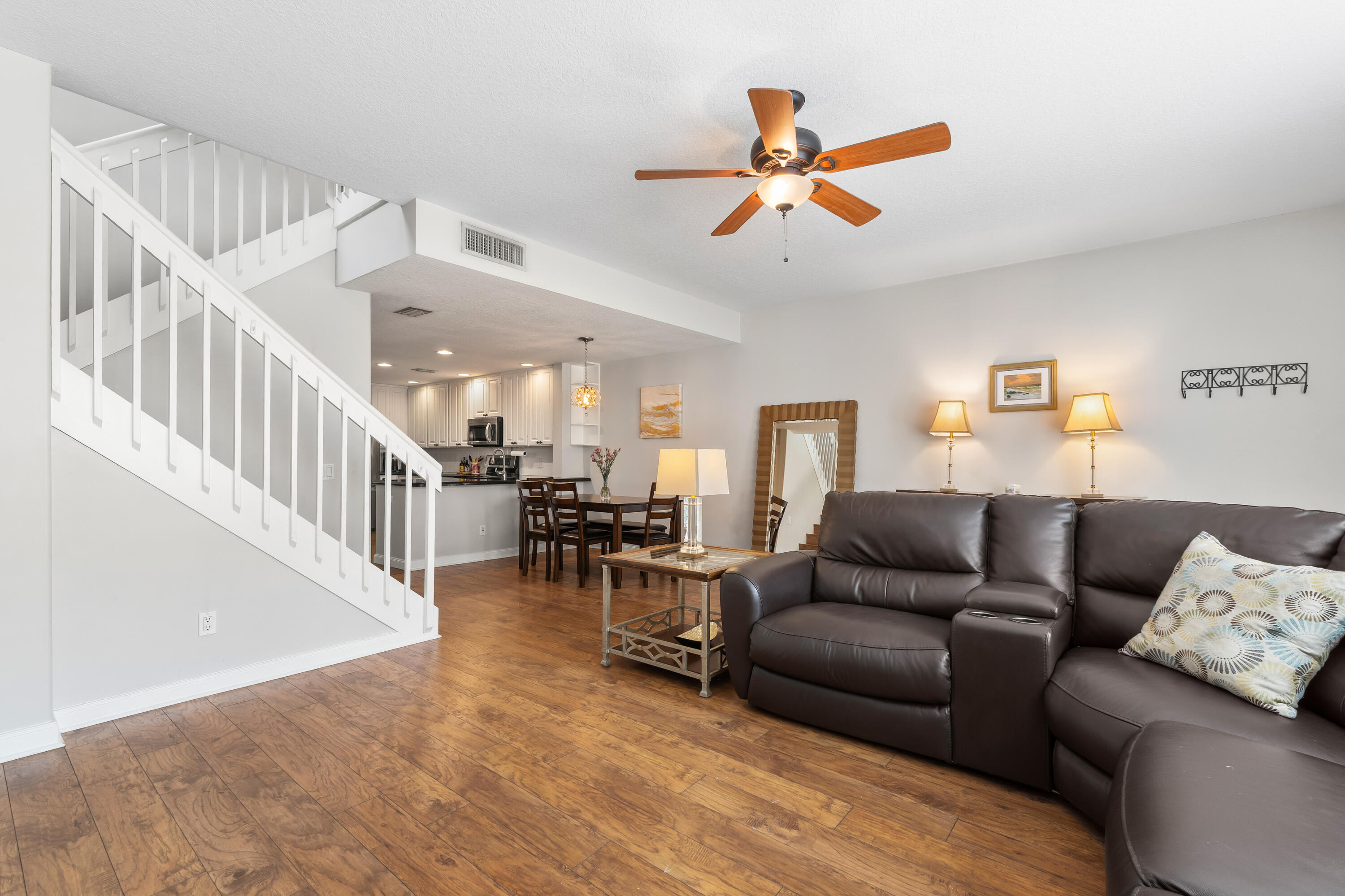 4050 Parkside Drive Jupiter, FL 33458 - Photo 15 of 59 Living Room