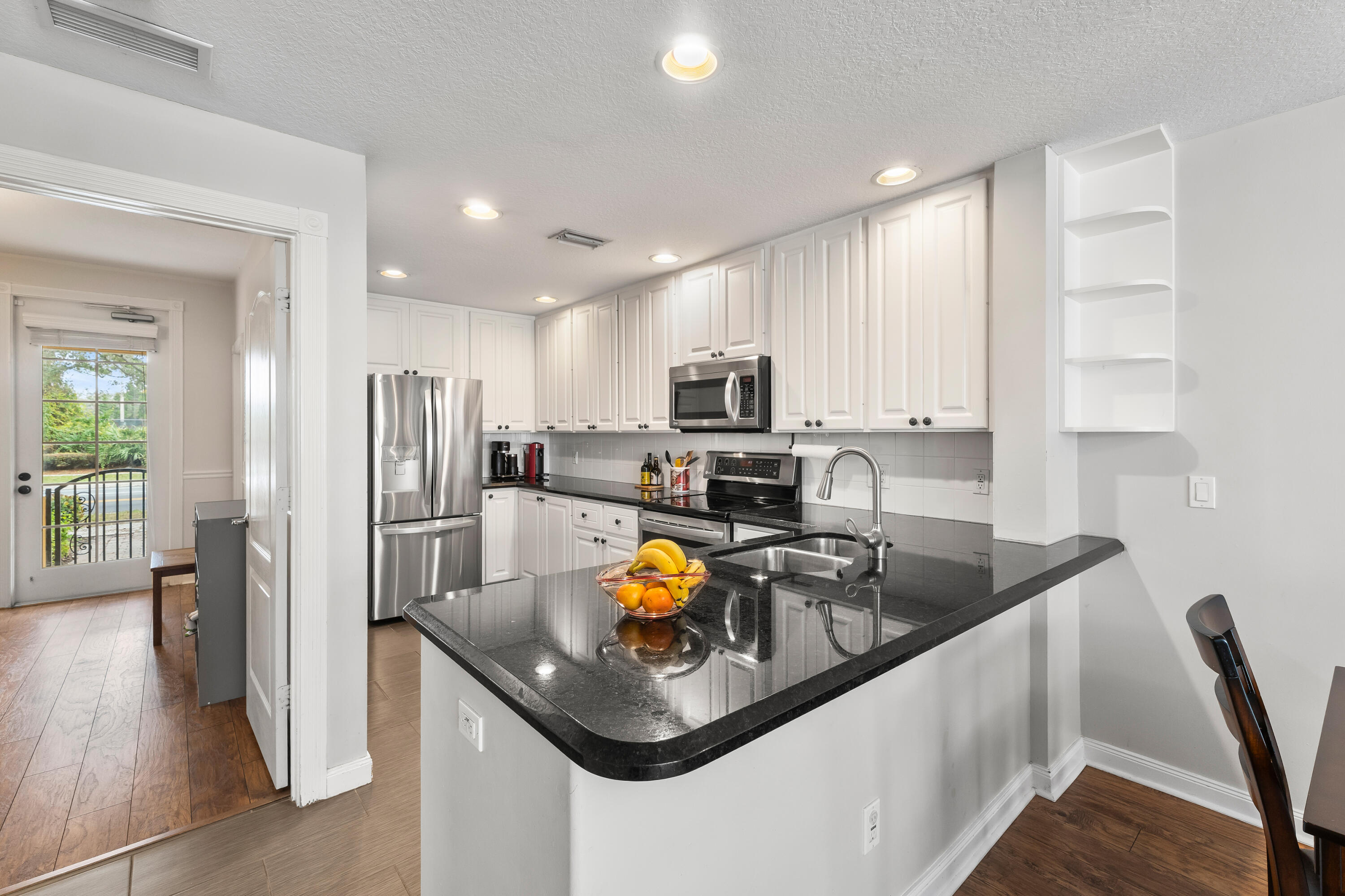 4050 Parkside Drive Jupiter, FL 33458 - Photo 19 of 59 Kitchen