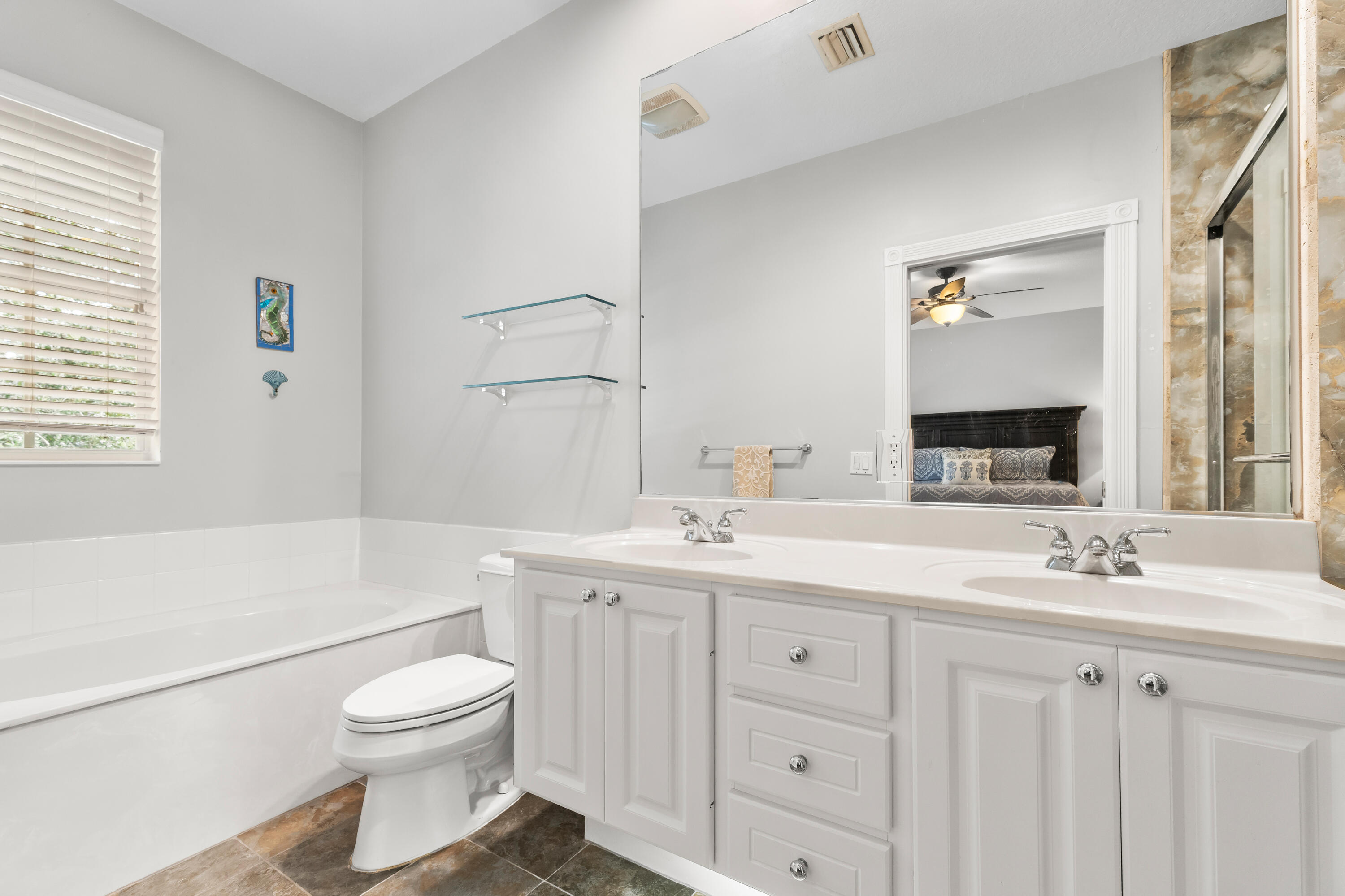 4050 Parkside Drive Jupiter, FL 33458 - Photo 33 of 59 Primary Bath