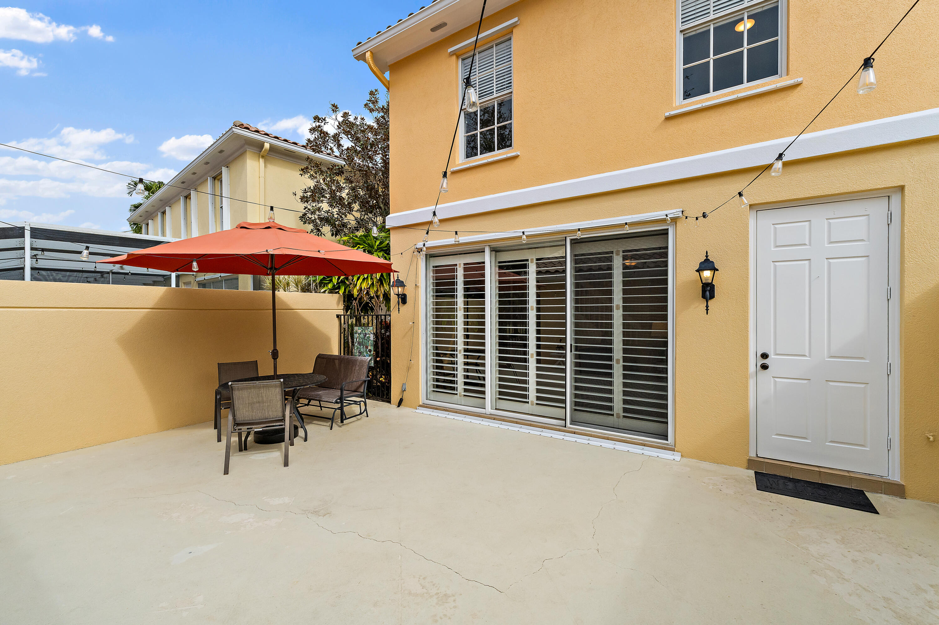 4050 Parkside Drive Jupiter, FL 33458 - Photo 43 of 59 Back Patio