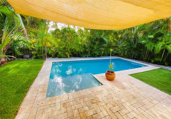 $8,900 | 8959 Dickens Avenue, Surfside, FL 33154