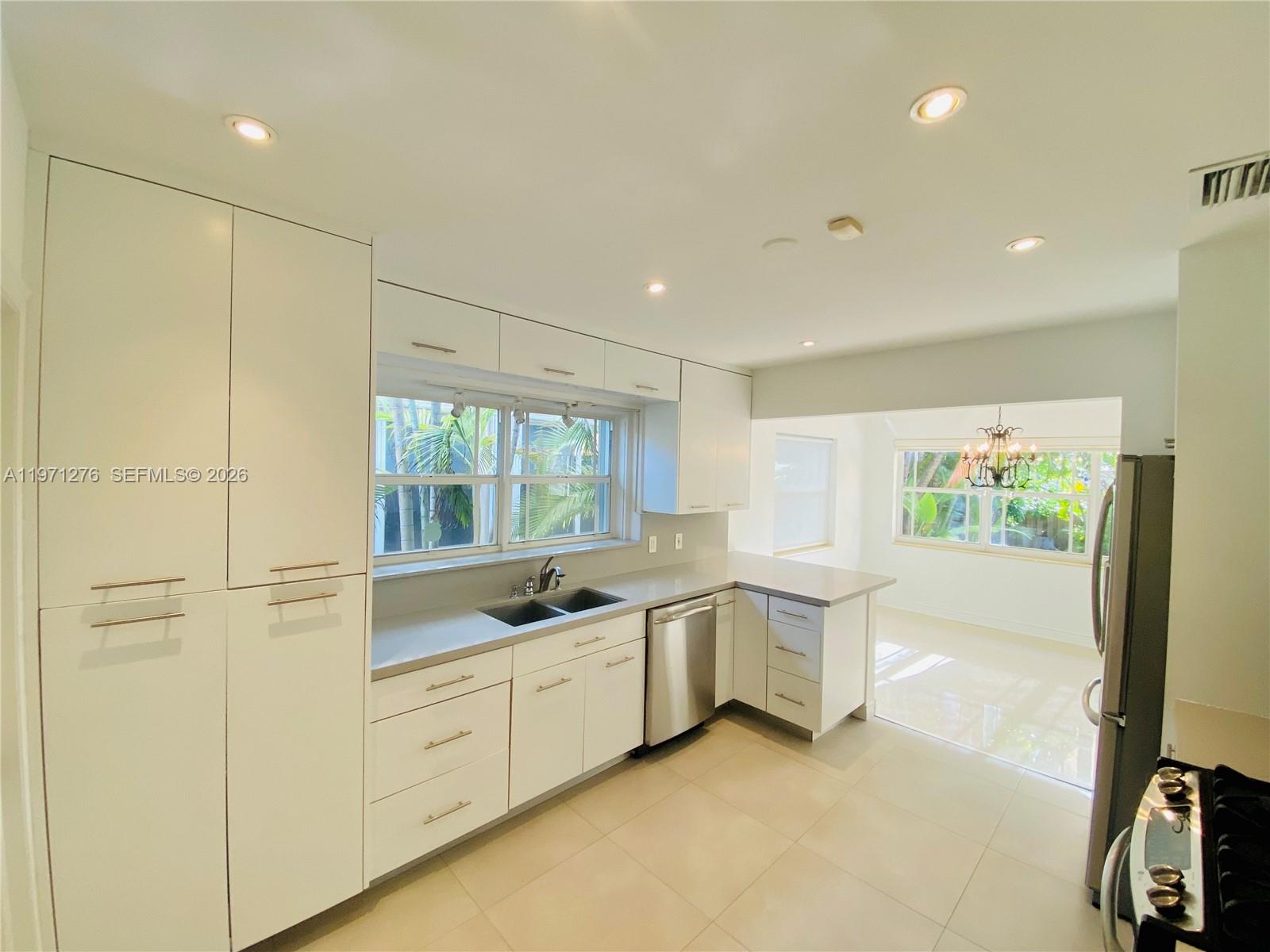 8959 Dickens Avenue Surfside, FL 33154 - Photo 11 of 28