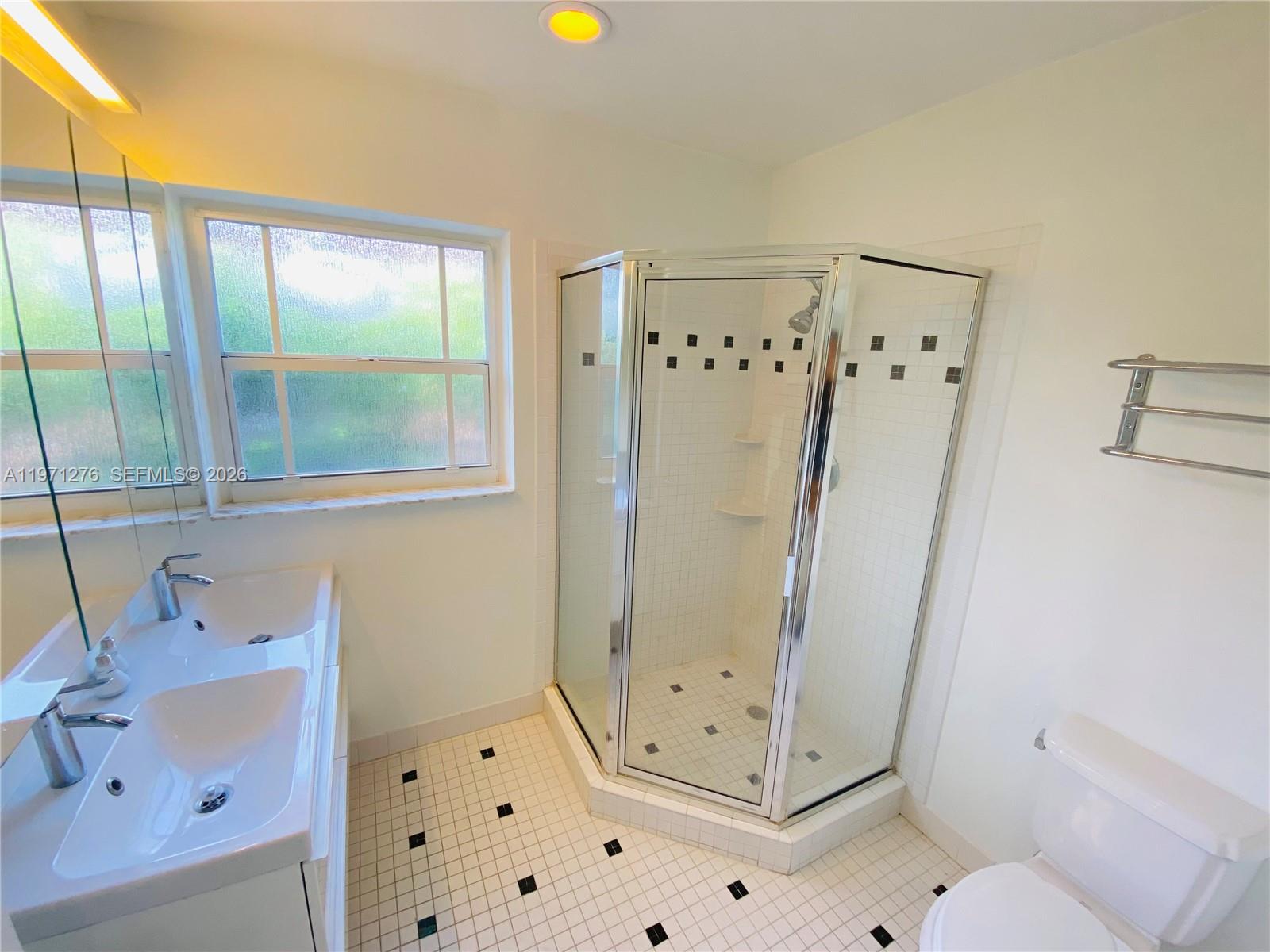 8959 Dickens Avenue Surfside, FL 33154 - Photo 17 of 28