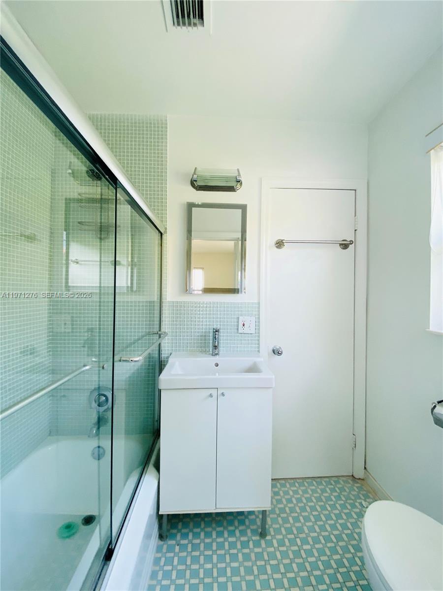 8959 Dickens Avenue Surfside, FL 33154 - Photo 20 of 28