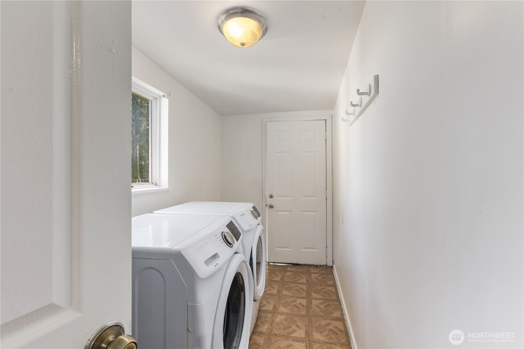 31368 13th Avenue South Federal Way, WA 98003 - Photo 28 of 36 a utility room with dryer and washer