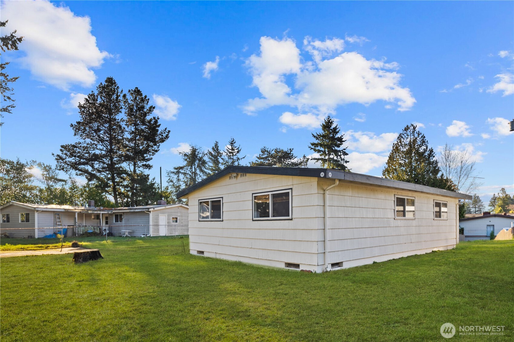 31368 13th Avenue South Federal Way, WA 98003 - Photo 34 of 36 a view of a house with a yard