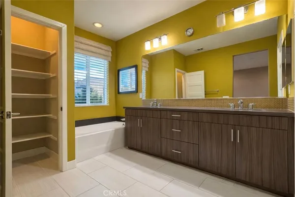 $4,500 | 1520 West Artesia Square, Unit E, Gardena, CA 90248