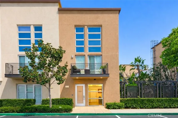 $4,500 | 1520 West Artesia Square, Unit E, Gardena, CA 90248