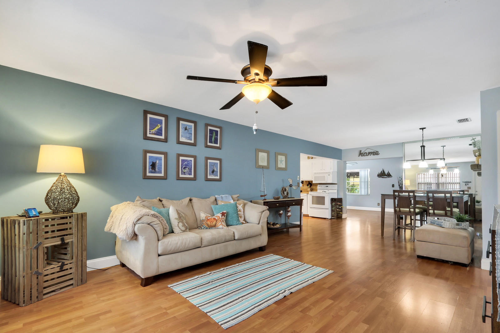 19501 Carolina Circle Boca Raton, FL 33434 - Photo 10 of 19 a living room with furniture