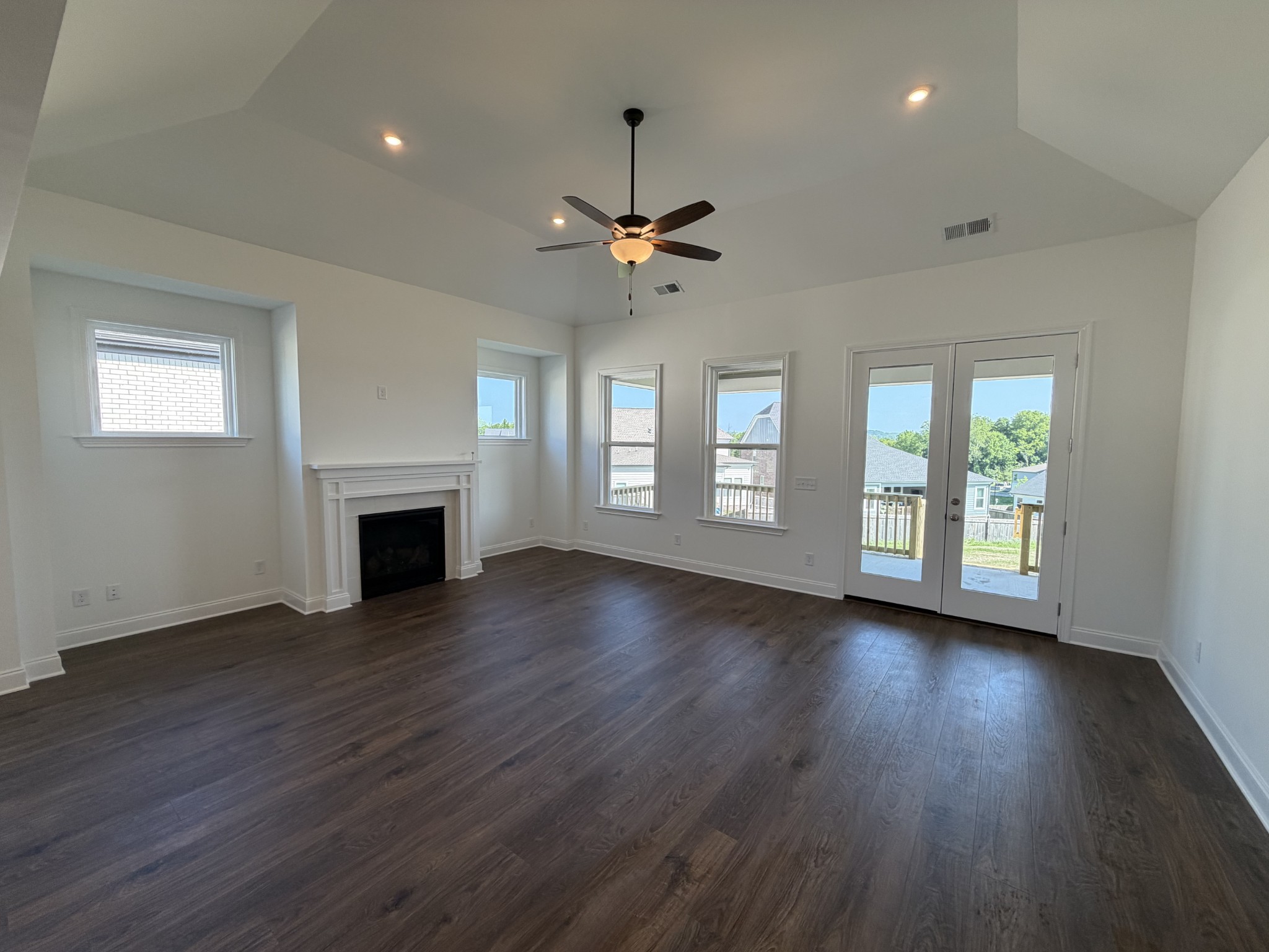 192 Phillips Bend Spring Hill, TN 37174 - Photo 4 of 20 Gallery Image 4