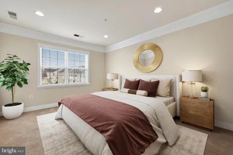 $530,000 | 327 King Farm Boulevard, Unit 203, Rockville, MD 20850