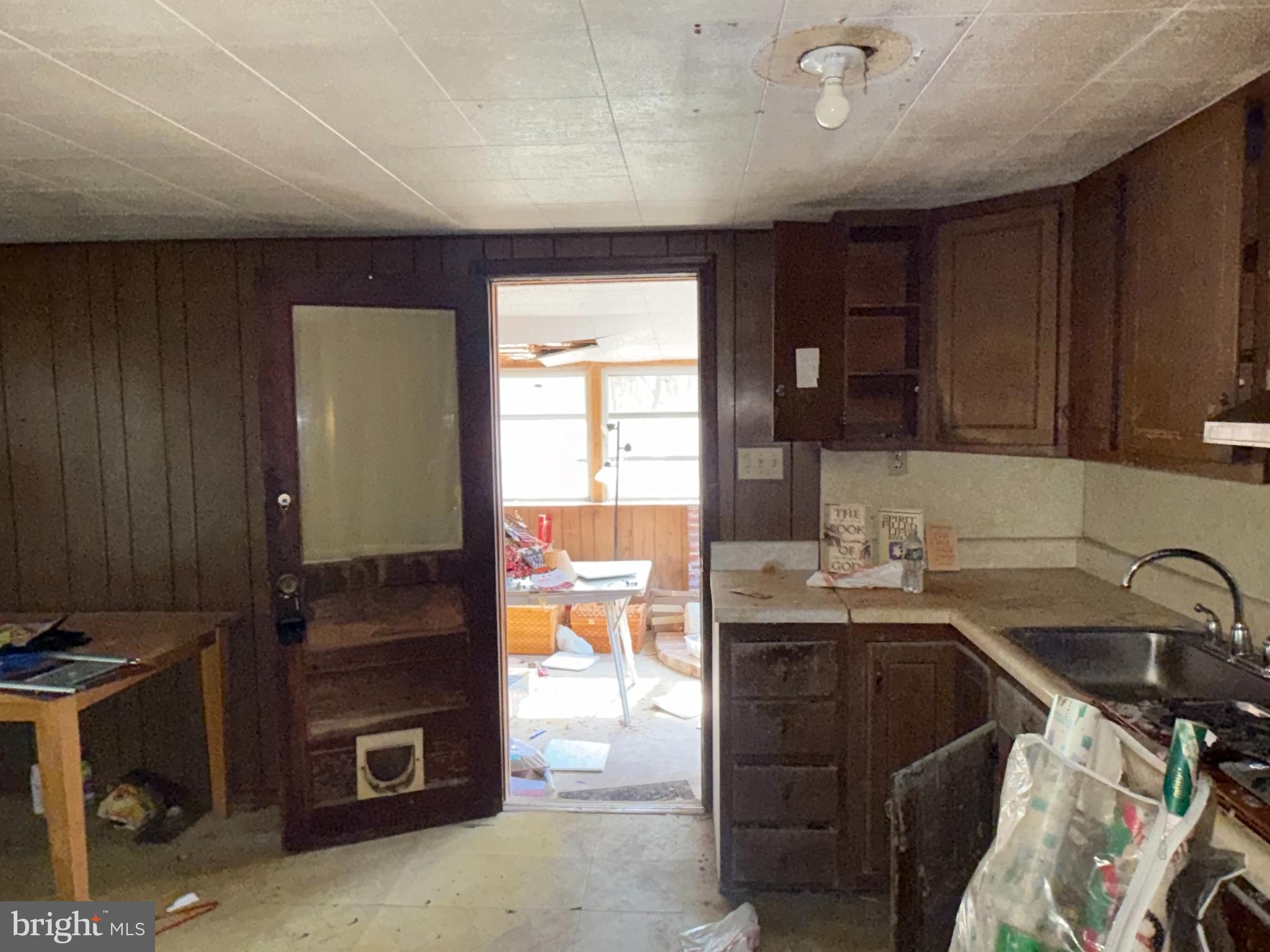 1557 Erial Road Clementon, NJ 08021 - Photo 8 of 20 a kitchen with a sink and a stove