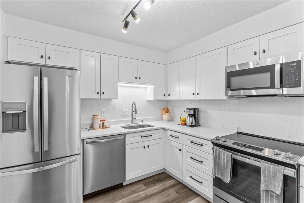 3 Summit Drive, Unit 16 Reading, MA 01867 - Photo 1 of 30