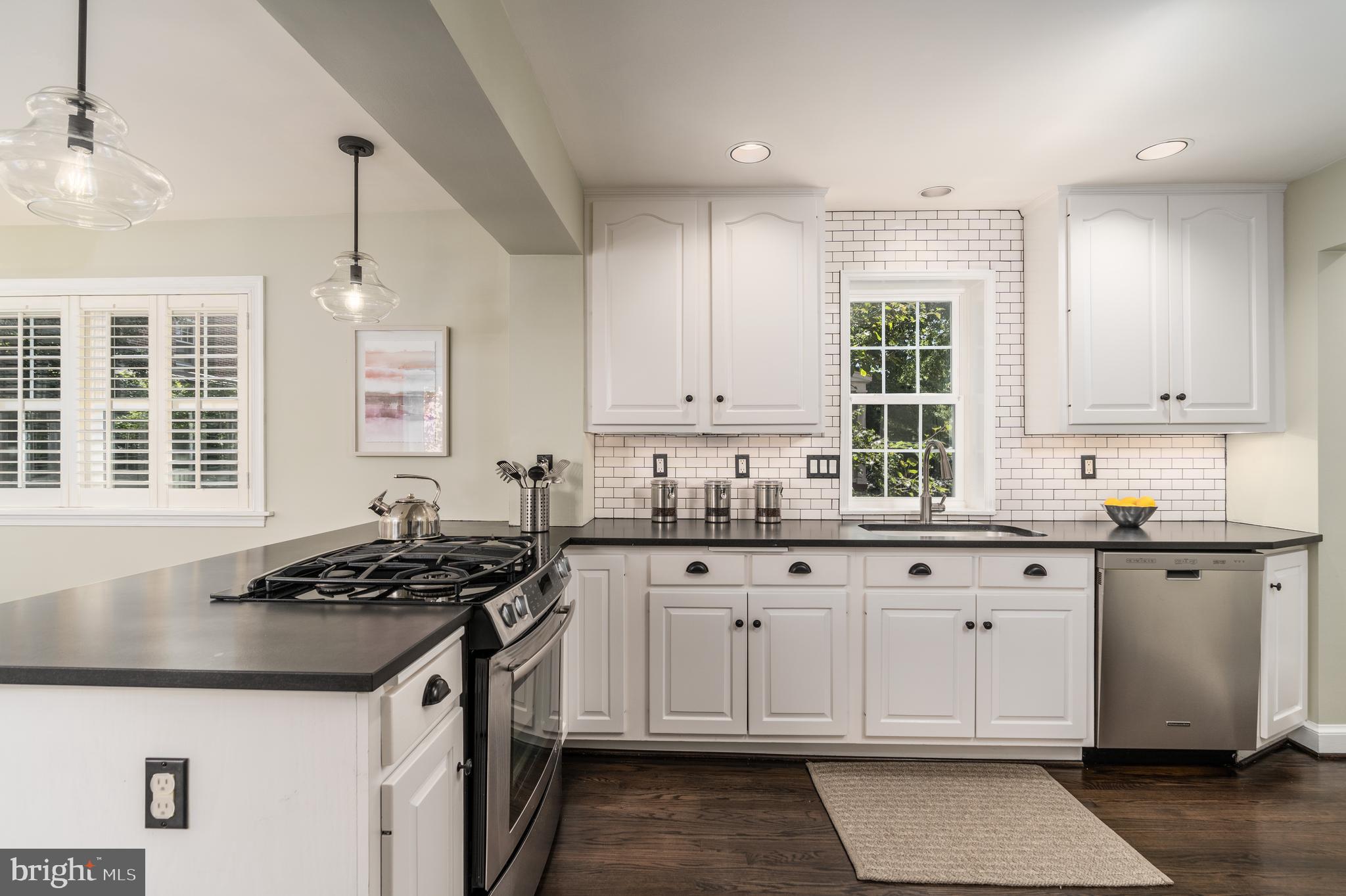 603 Russell Road Alexandria, VA 22301 - Photo 11 of 58 Spacious kitchen