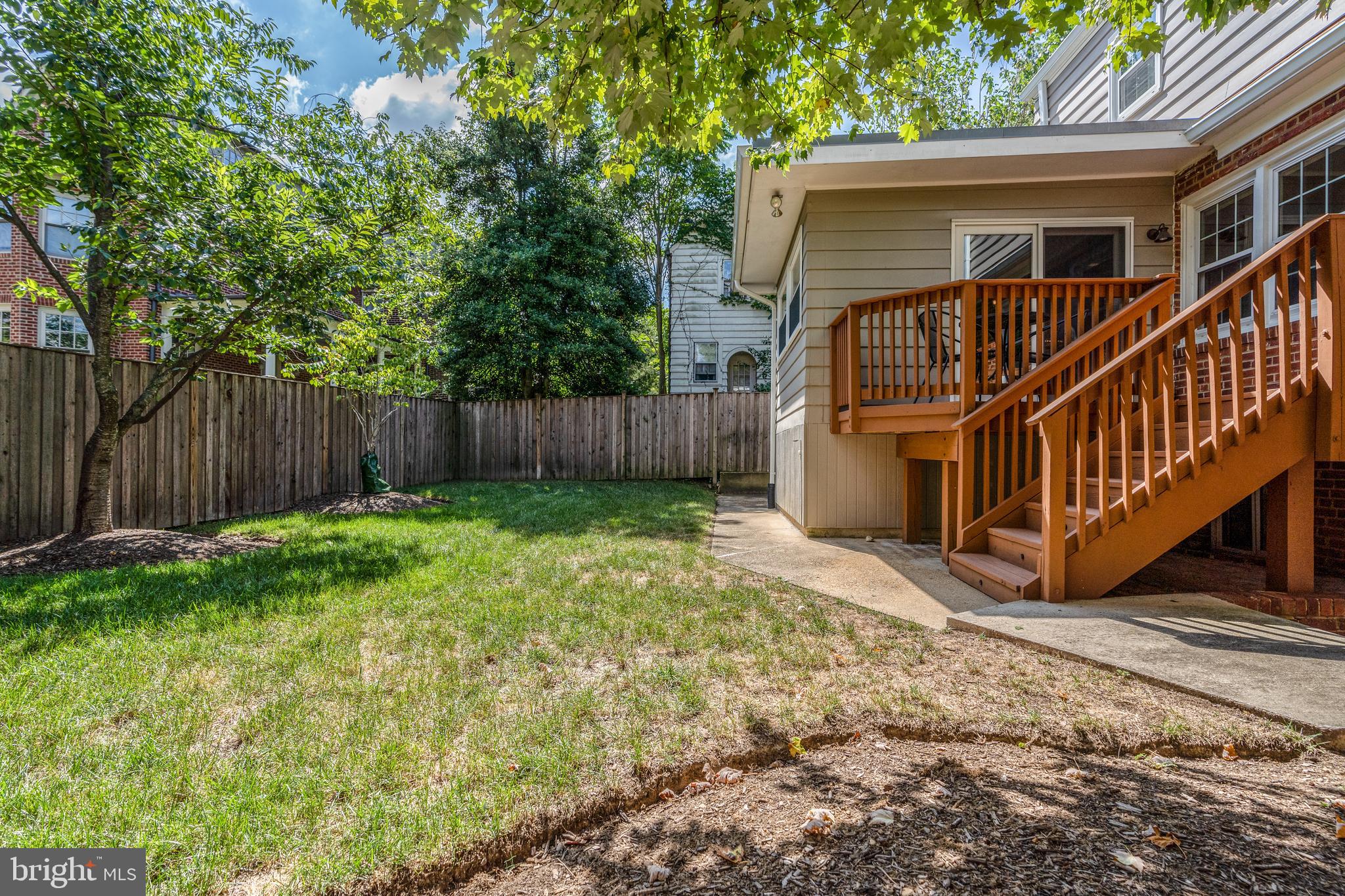 603 Russell Road Alexandria, VA 22301 - Photo 20 of 58 Large back yard w/ lush grass