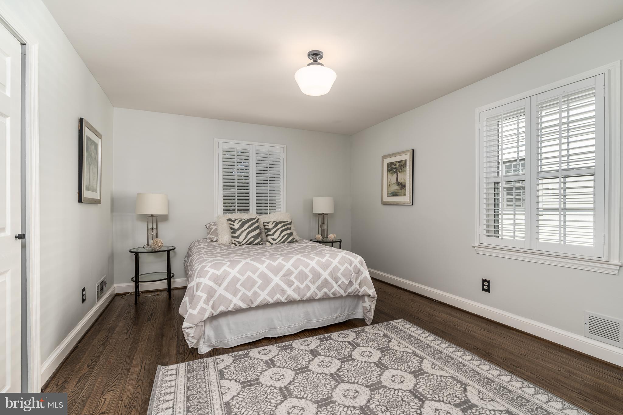 603 Russell Road Alexandria, VA 22301 - Photo 25 of 58 Large main level bedroom