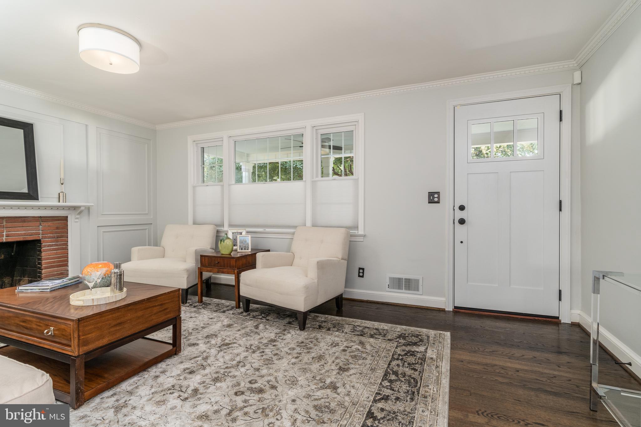 603 Russell Road Alexandria, VA 22301 - Photo 3 of 58 Formal living room