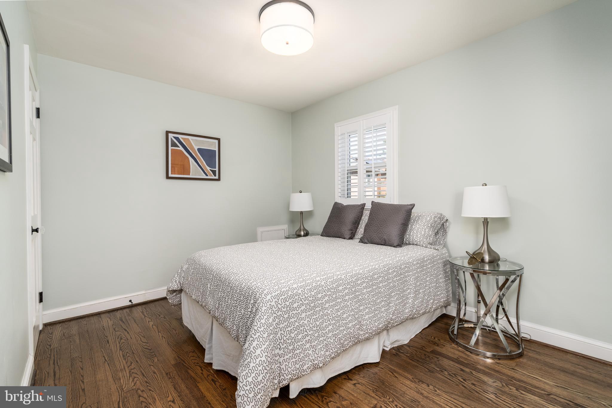 603 Russell Road Alexandria, VA 22301 - Photo 38 of 58 Upper level bedroom (#2)