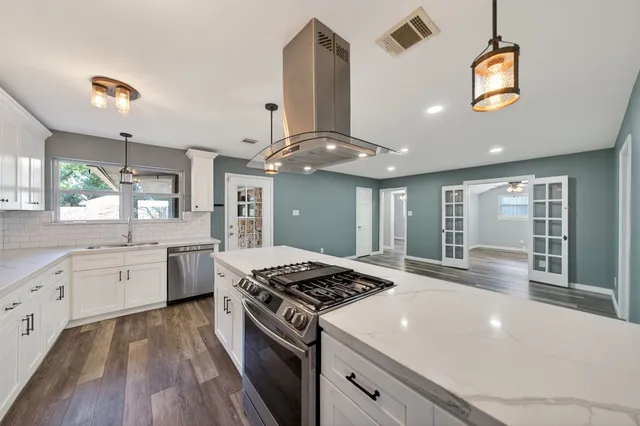 $2,450 | 31114 Stella Lane, Tomball, TX 77375