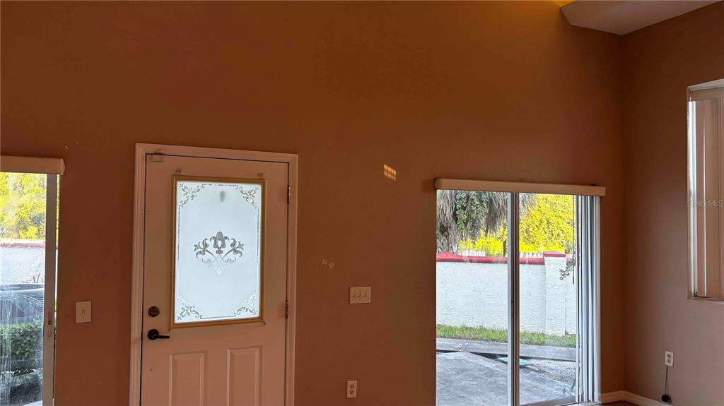 9410 Citrus Glen Place Tampa, FL 33618 - Photo 5 of 30 a view of an entryway