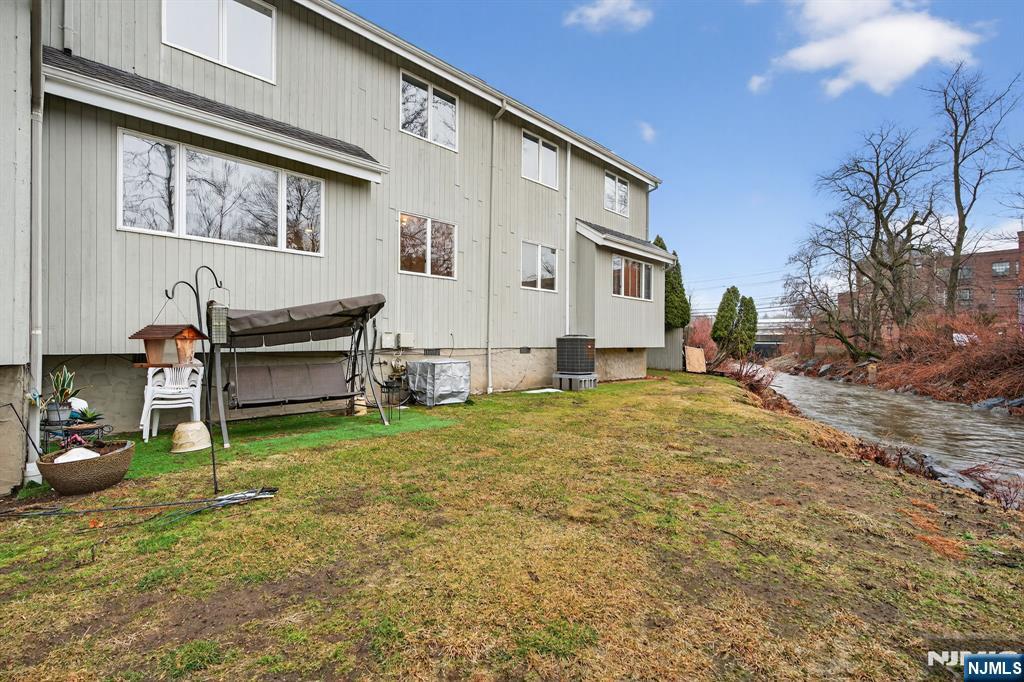 7 Hopson Avenue, Unit B Little Falls, NJ 07424 - Photo 24 of 24 a backyard of a house