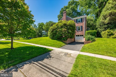 $1,495,000 | 5901 Devonshire Drive, Bethesda, MD 20816