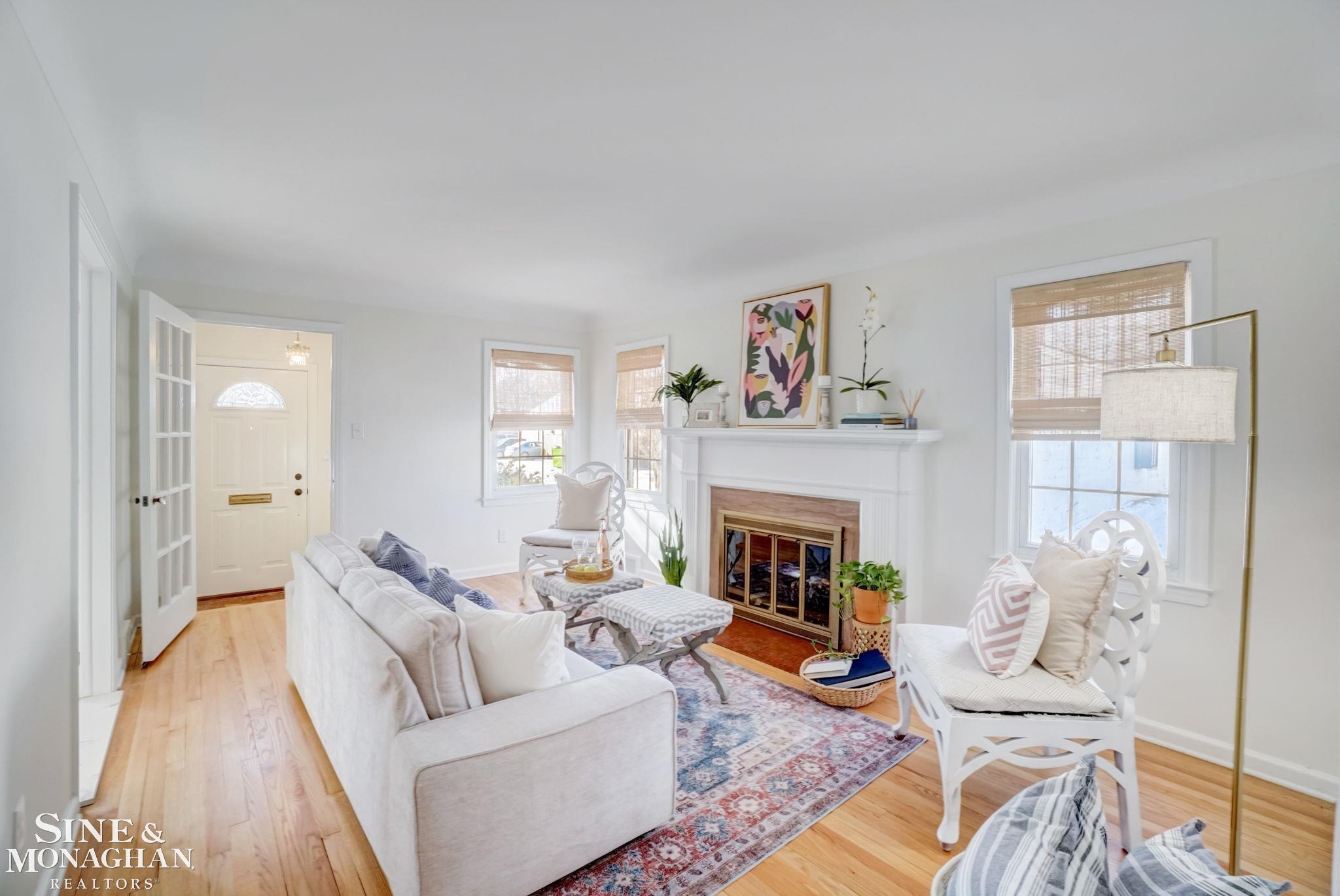 480 Cloverly Road Grosse Pointe, MI 48236 - Photo 6 of 48 Living Room
