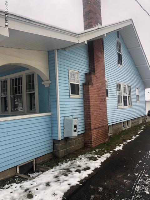 415 Alderman Street Belding, MI 48809 - Photo 3 of 45 IMG_3925