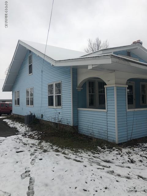 415 Alderman Street Belding, MI 48809 - Photo 4 of 45 IMG_3930