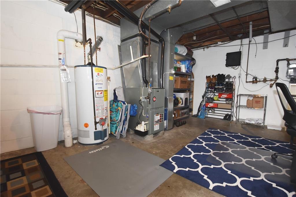 105 Leon Road Pittsburgh, PA 15220 - Photo 17 of 22 Gallery Image 17