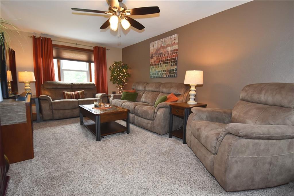 105 Leon Road Pittsburgh, PA 15220 - Photo 4 of 22 Gallery Image 4