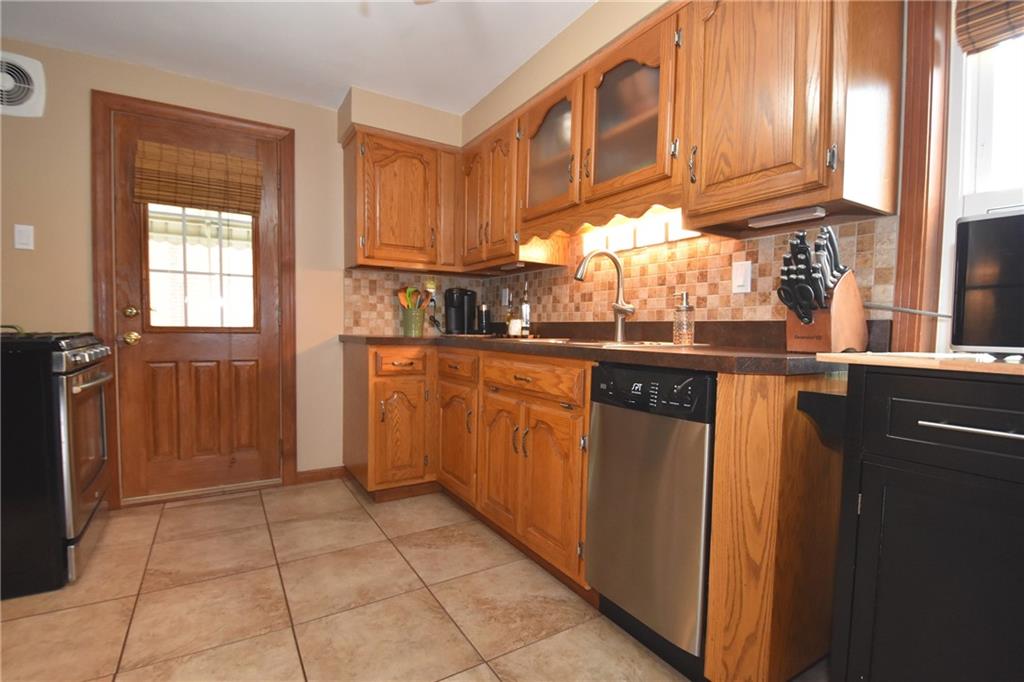 105 Leon Road Pittsburgh, PA 15220 - Photo 8 of 22 Gallery Image 8