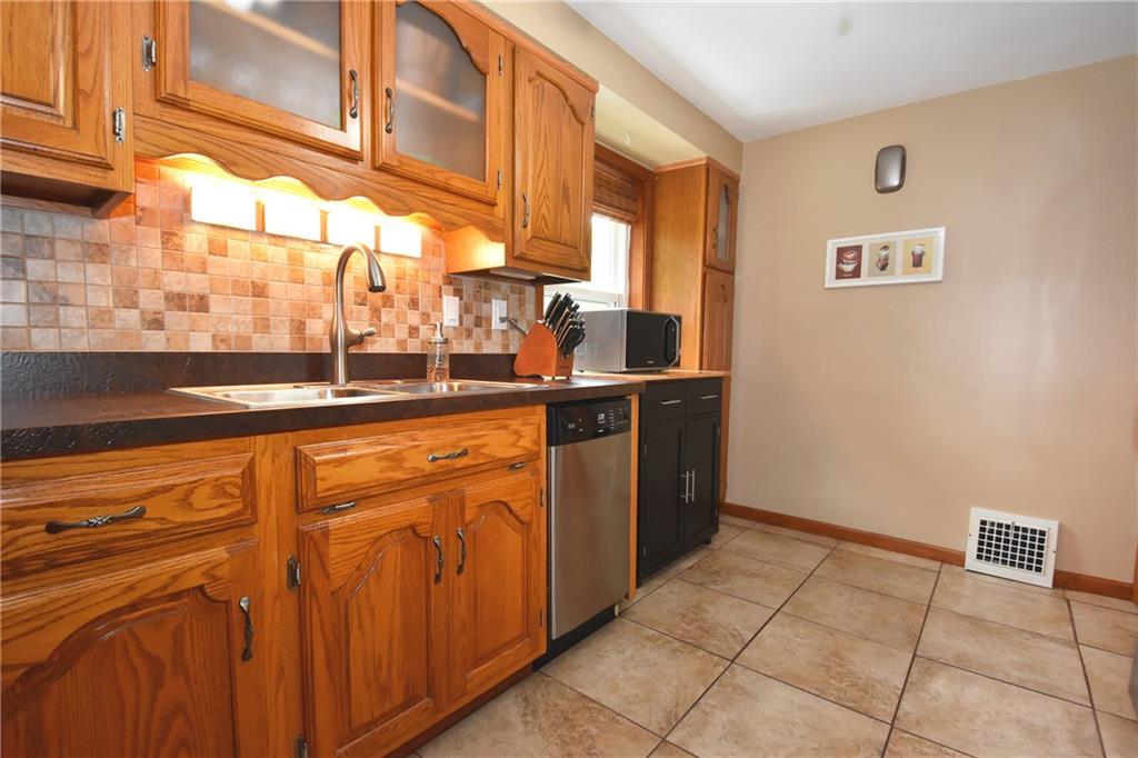 105 Leon Road Pittsburgh, PA 15220 - Photo 9 of 22 Gallery Image 9