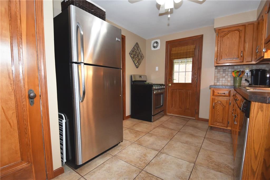 105 Leon Road Pittsburgh, PA 15220 - Photo 10 of 22 Gallery Image 10