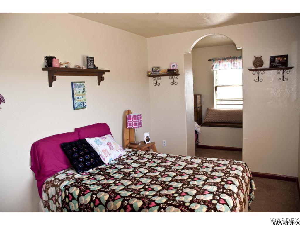 2700 Clack Cyn Road Kingman, AZ 86409 - Photo 17 of 28 Spare bedroom wwalk in closet