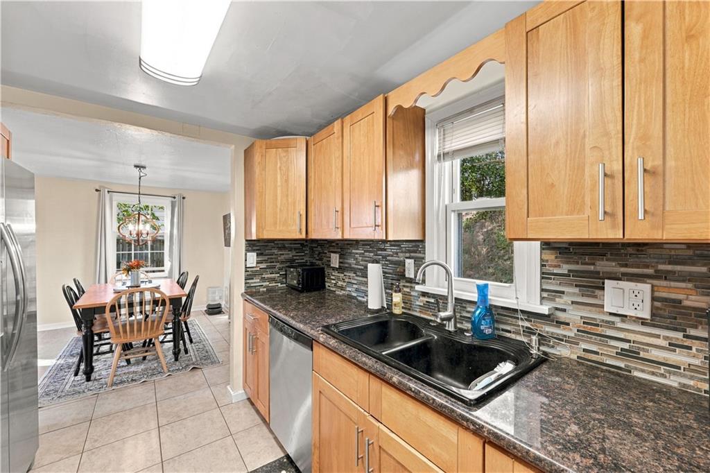 1625 Elderslee Road Pittsburgh, PA 15227 - Photo 15 of 25 Gallery Image 15