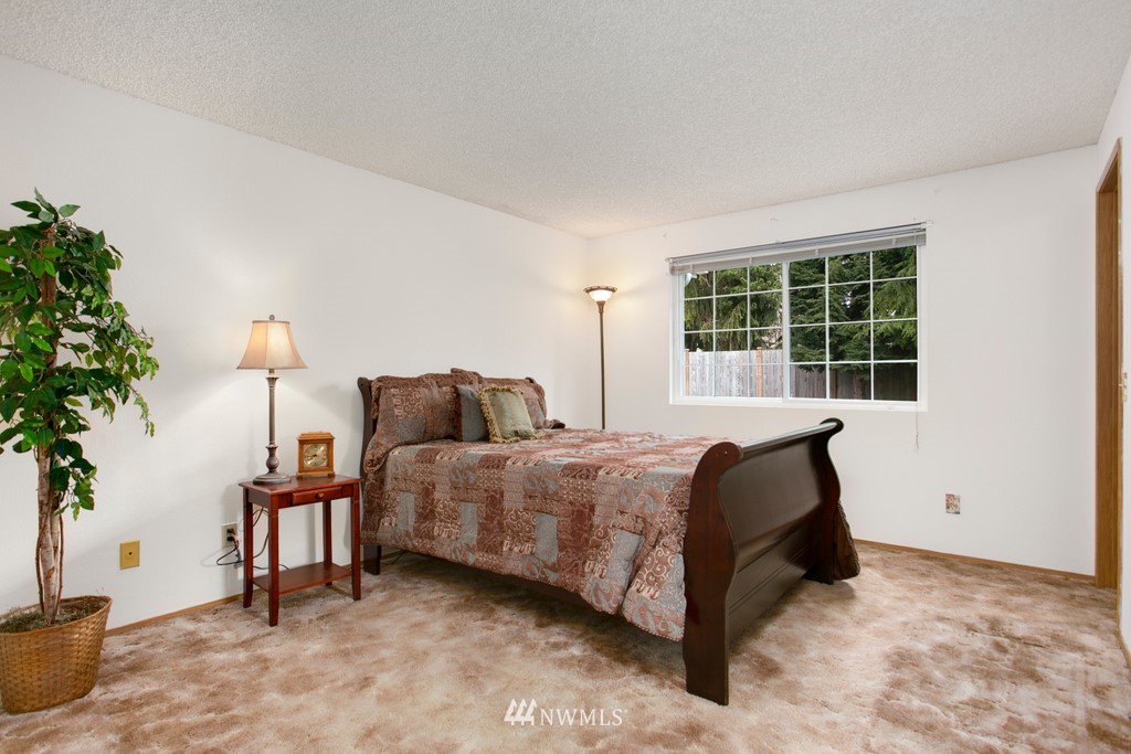 4112 Northeast 1st Place Renton, WA 98059 - Photo 12 of 22 Gallery Image 12